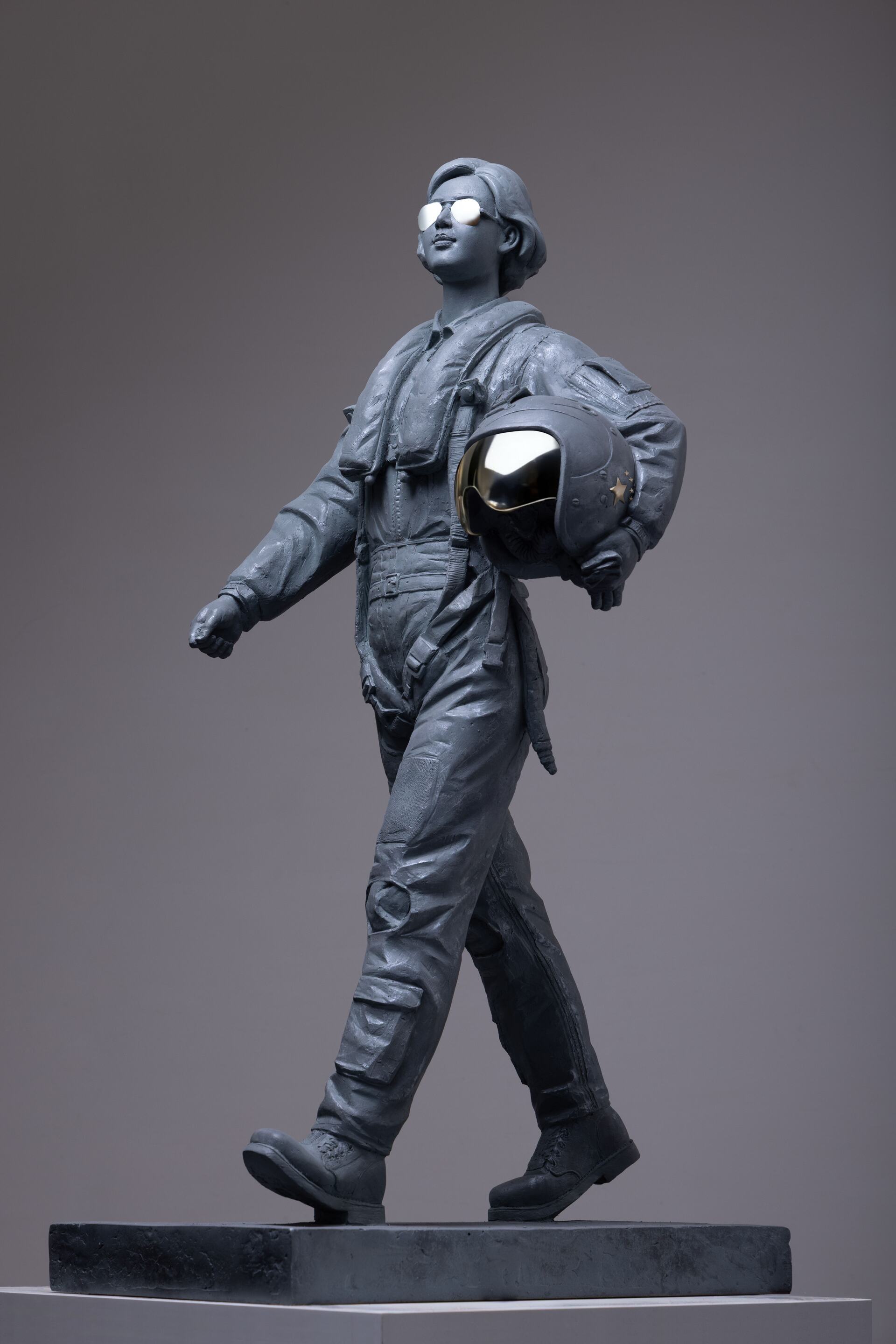 275 雕塑直送 杨洲《巾帼》87×35×50cm 2025年